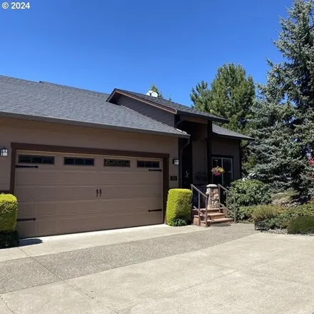 Buy this 2 bed house on 361 Bentgrass Court in Sutherlin, Douglas County