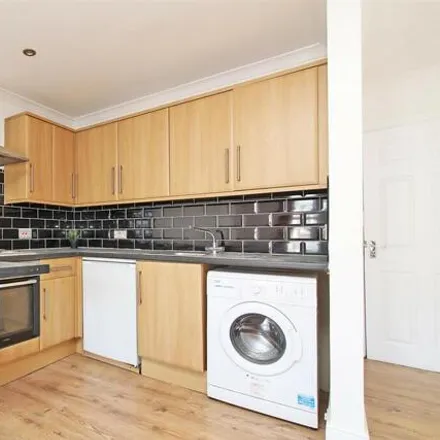 Image 2 - 8-18 Rampart Street, St. George in the East, London, E1 2JY, United Kingdom - Apartment for rent