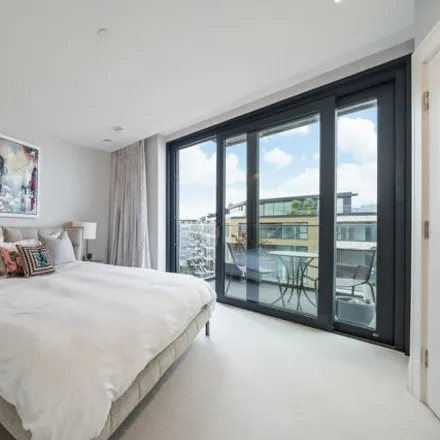 Image 5 - Lighterman Towers, Harbour Avenue, London, SW10 0XF, United Kingdom - Room for rent