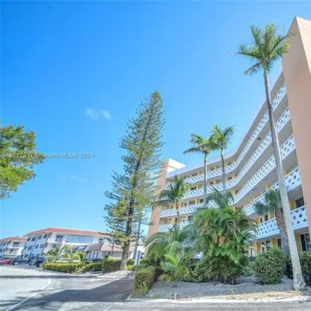 Buy this 2 bed condo on Northeast 9th Street in Sunrise Key, Fort Lauderdale