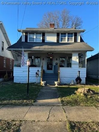 Buy this 4 bed house on 2652 Orchard Avenue in Huntington, WV 25704