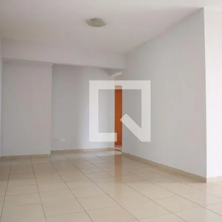 Rent this 3 bed apartment on Drogasil in Avenida T-13, Serrinha