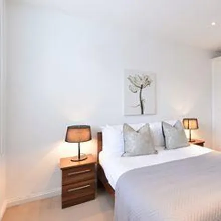 Image 5 - The Greenhouse, 27a Hill Street, London, W1J 5LX, United Kingdom - Apartment for rent