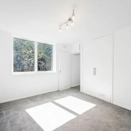 Image 3 - Dinerman Court, Boundary Road, London, NW8 0HG, United Kingdom - Apartment for sale
