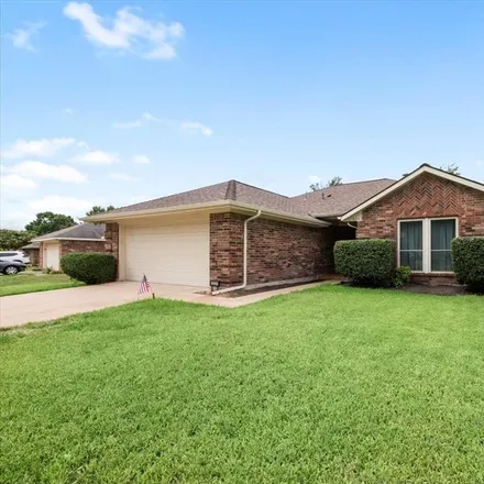 Image 2 - 323 Southlake Drive, Forney, TX 75126, USA - House for sale