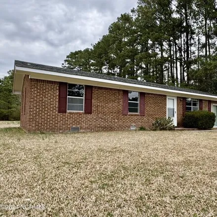 Rent this 3 bed house on 532 West Thurman Road in New Bern, NC 28562