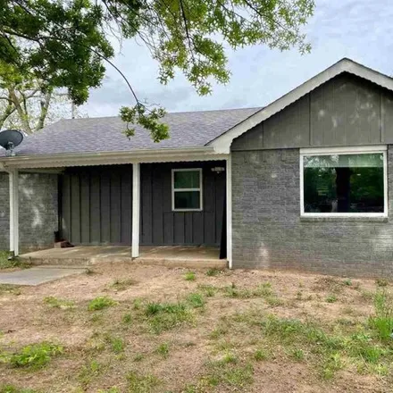 Buy this 3 bed house on 405 South 5th Street in Marlow, OK 73055