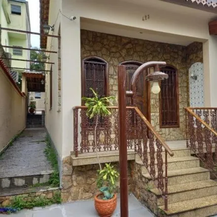 Buy this 2 bed house on Avenida Governador Amaral Peixoto in Centro, Nova Iguaçu - RJ