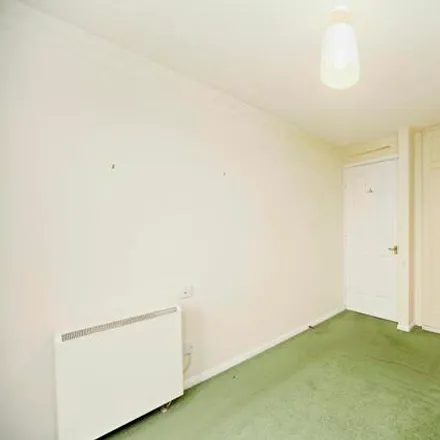 Image 6 - 10 Ivydene Close, London, SM1 4HF, United Kingdom - Apartment for sale