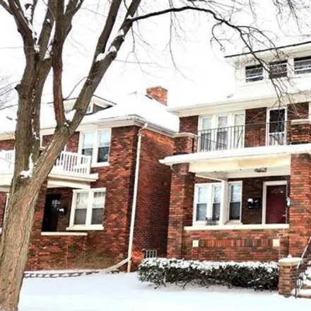Rent this 2 bed house on 832 Nottingham Road in Grosse Pointe Park, MI 48230