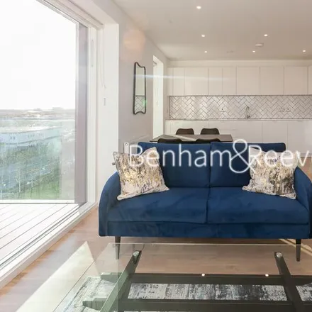 Rent this 2 bed apartment on Edwin House in Greenleaf Walk, London