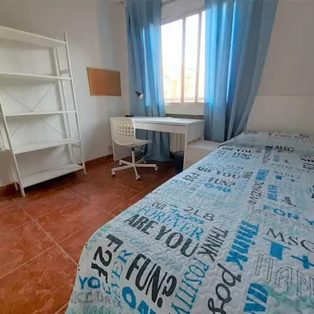Rent this 5 bed apartment on Madrid in 100 Montaditos, Calle de Fernando el Católico