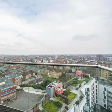 Image 7 - Tennyson Apartments, Wellesley Road, London, CR9 2BY, United Kingdom - Apartment for sale