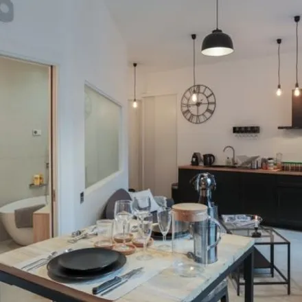 Image 2 - 59 Cours Gambetta, Lyon, France - Apartment for rent