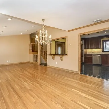 Image 3 - 10 Scott Place, City of Glen Cove, NY 11542, USA - House for rent