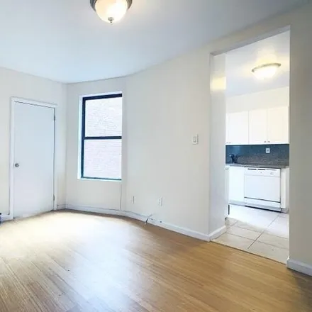 Image 2 - 213 West 13th Street, New York, NY 10011, USA - House for rent