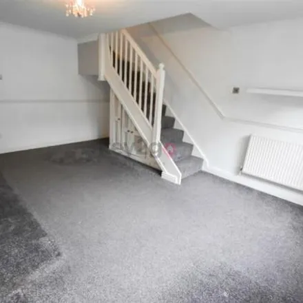 Image 3 - Deepwell Court, Sheffield, S20 4SW, United Kingdom - Townhouse for sale