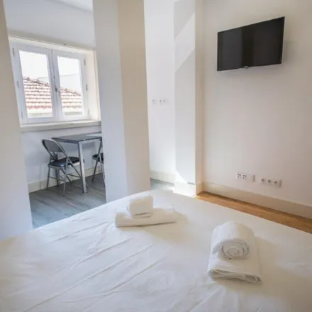 Rent this studio apartment on Igreja Paroquial de Santo Ildefonso in Rua de Santo Ildefonso 4000-101, 4000-463 Porto