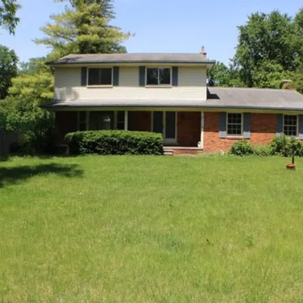 Buy this 4 bed house on 52130 Lipton in Shelby Charter Township, MI 48316
