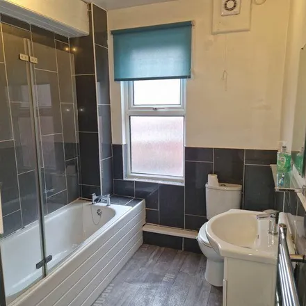 Image 3 - Harold Mount, Leeds, LS6 1PW, United Kingdom - House for rent