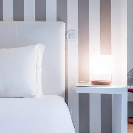 Rent this 1 bed apartment on 4000-125 Distrito de Leiria