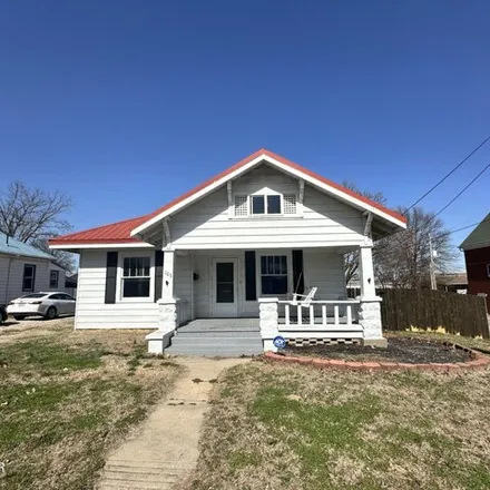 Buy this 4 bed house on 483 South Market Street in Mount Vernon, MO 65712