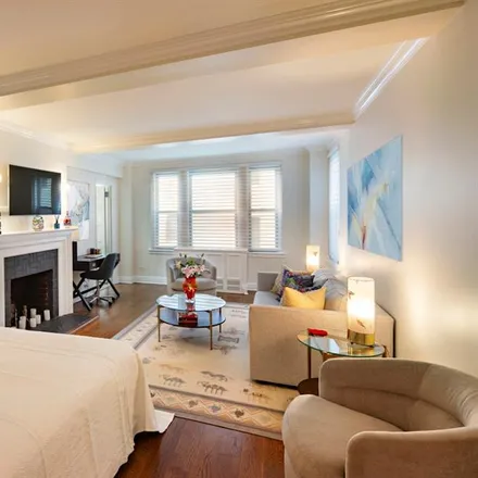 Image 2 - 215 EAST 73RD STREET 5G in New York - Apartment for sale