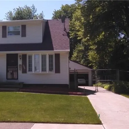 Rent this 4 bed house on 4628 West 190th Street in Cleveland, OH 44135