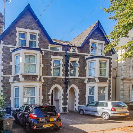 Rent this 2 bed apartment on Langdons Hotel in 69, 71 Richmond Road