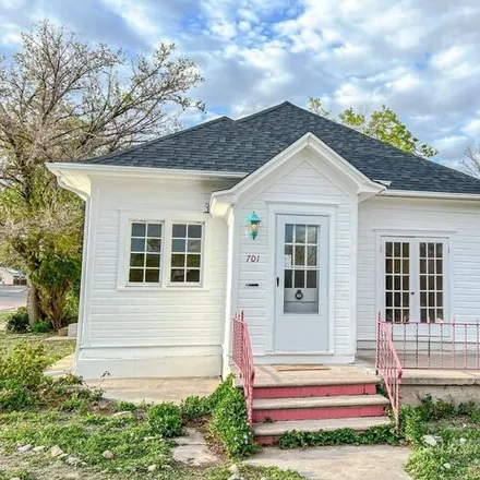 Buy this 3 bed house on 711 Pine Avenue in Cañon City, CO 81212