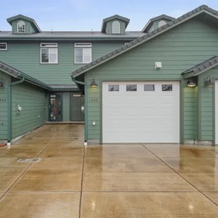 Buy this 2 bed townhouse on 1675 32nd Street in Florence, OR 97439