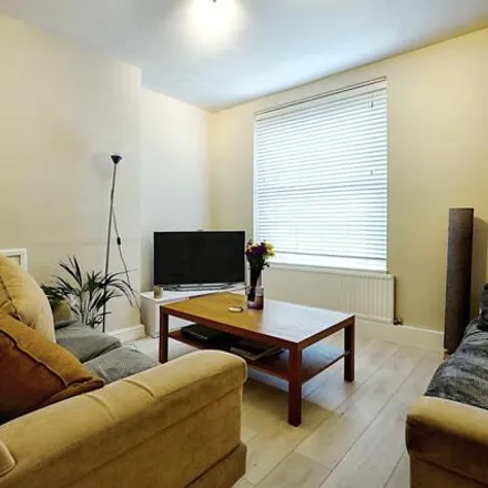 Buy this 3 bed apartment on Mallard House in Bridgeman Street, London