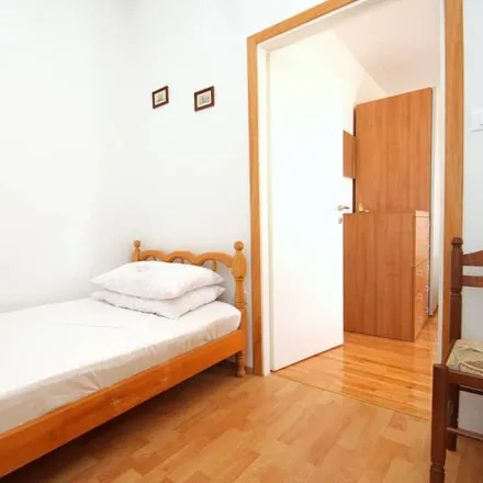Image 5 - 53296 Grad Novalja, Croatia - Apartment for rent