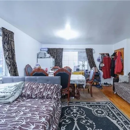 Image 8 - 2130 Troy Avenue, New York, NY 11234, USA - Duplex for sale