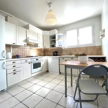 Rent this 4 bed apartment on 4 Rue de Cormery in 37550 Saint-Avertin, France