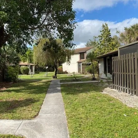 Image 2 - 4201 21st Place Southwest, Golden Gate, Collier County, FL 34116, USA - House for rent