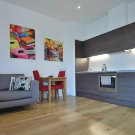 Image 4 - O-Central, Crampton Street, London, SE17 3BF, United Kingdom - Apartment for rent