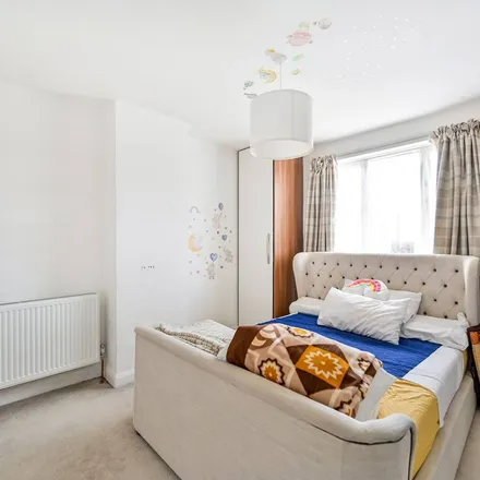 Rent this 4 bed apartment on 38 Cobham Avenue in London, KT3 6EP