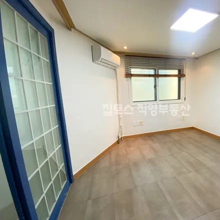 Rent this studio apartment on 서울특별시 강남구 역삼동 656-10