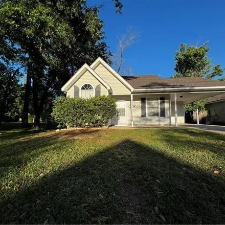 Rent this 3 bed house on 222 Short Street in Ponchatoula, LA 70454