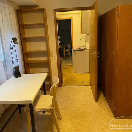 Rent this 2 bed apartment on Ährenweg 13 in 50933 Cologne, Germany