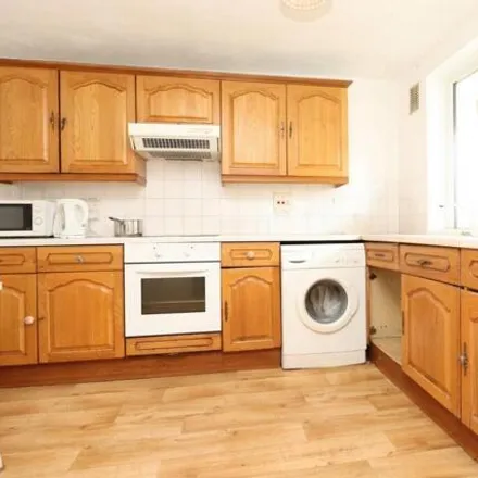 Image 4 - 55-85 Lawrence Close, London, E3 2BQ, United Kingdom - House for rent