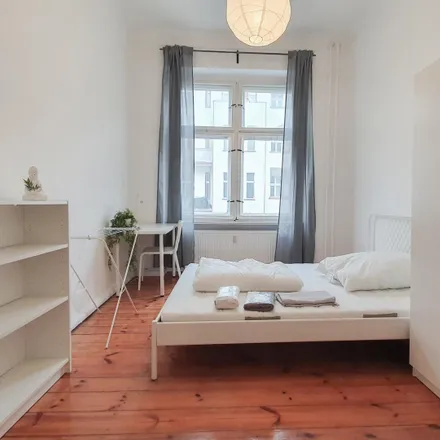 Rent this 3 bed room on Nordkapstraße 4 in 10439 Berlin, Germany