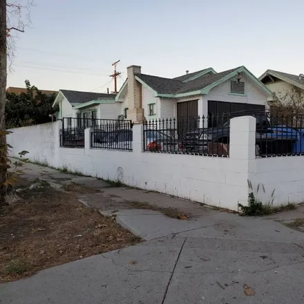 Buy this studio townhouse on 1593 West 45th Street in Los Angeles, CA 90062