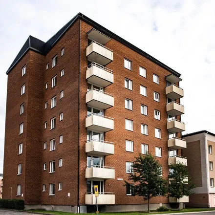 Rent this 4 bed apartment on Oxelögatan in 613 30 Oxelösund, Sweden