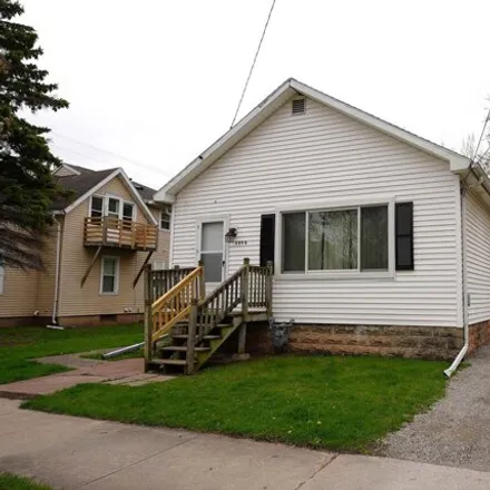 Buy this 3 bed house on 1286 Chicago Street in Green Bay, WI 54301