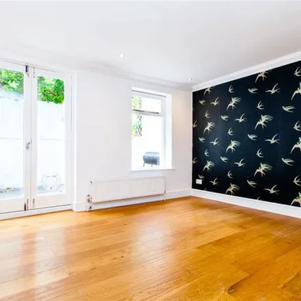Rent this 4 bed townhouse on 33 Balfe Street in London, N1 9EF