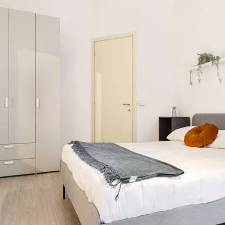Rent this 5 bed apartment on Centro Medico Santagostino in Piazza Sant'Agostino, 1