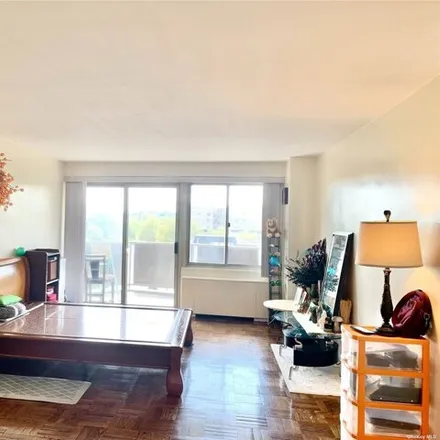 Image 2 - Cross Island Parkway, New York, NY 11359, USA - Apartment for sale