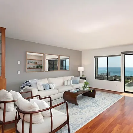 Rent this 3 bed condo on Solana Beach in CA, 92075